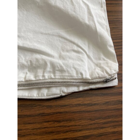 Freund sanforized broadcloth zippered white  pillow protector 21x30 - Picture 4 of 5
